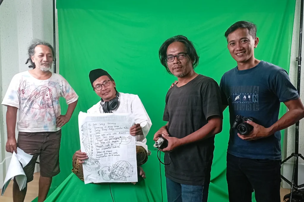 Behind the scenes of BELIK: Faisal Kamandobat recording voice-over narration directed by Samuel Indratma.